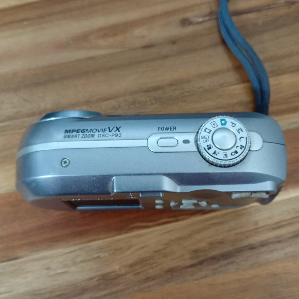 Sony Digital‎ Camera Cybershot DSC-P93A 5.1MP Silver UNTESTED PAIR REPAIR ONLY